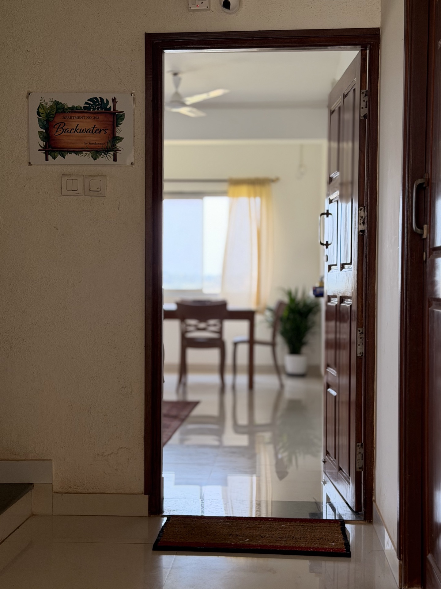 Apartment entrance with Backwaters nameplate
